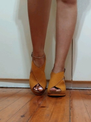 Frau leather platforms size 37 like new, Italian