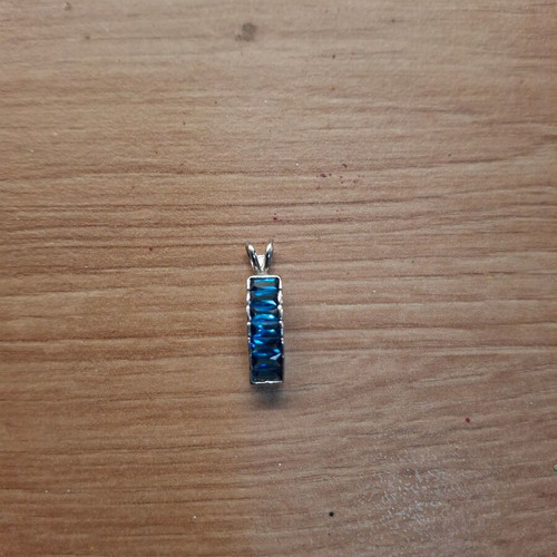 Pendant silver 925 new with blue details