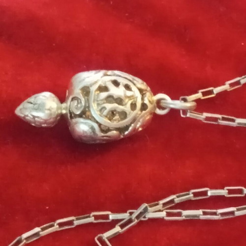 Lalaunis A21 925 silver turtle pendant with silver chain vintage piece