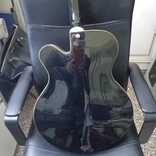 Yamaha electro-acoustic guitar like new