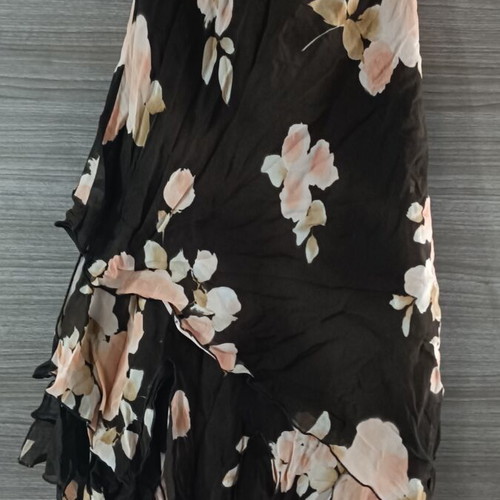 Skirt like new, brown floral asymmetric with ruffles, size M
