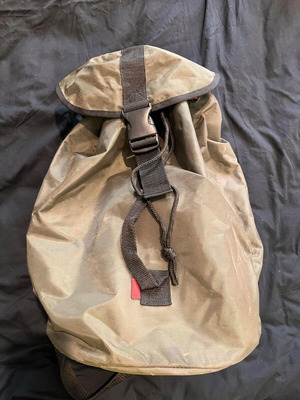 Hugo backpack used, olive-haki with external pocket