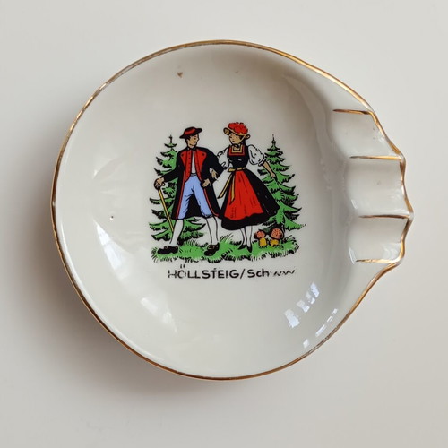 Set of 2 vintage porcelain ashtrays Limoges France and Bavaria Germany like new