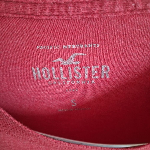 Hollister red t-shirt like new, size S, teen