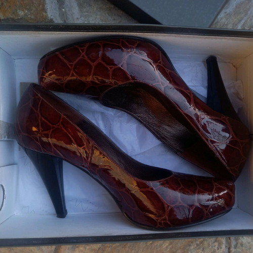 Bordo leather/patent pumps like new, size 37