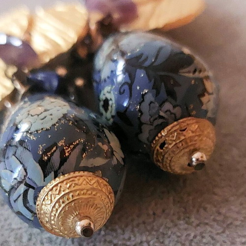 Vintage clips earrings like new, blue and gold