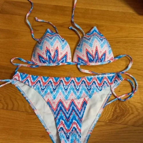 Bikini sets Temu size S like new, pack of 5 colorful swimsuits
