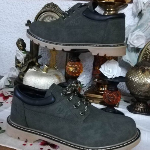 Shoe model 2026 size 42 new