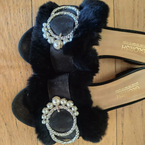 Leather mule with fur and buckle, like new, size 39