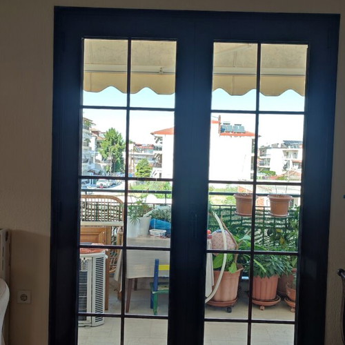 Aluminum frames used, 6 pieces with double glazing and shutters, brown color