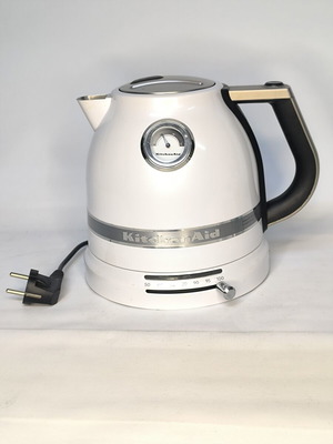 KitchenAid Artisan 5KEK1522 kettle like new, white