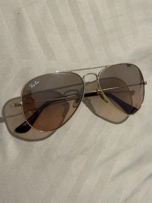 Rayban Aviator 3025 Large 001/51 sunglasses like new, gold