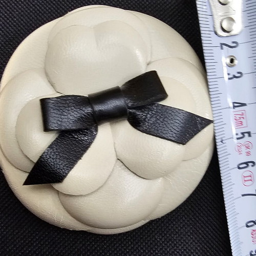 Leather brooch like new