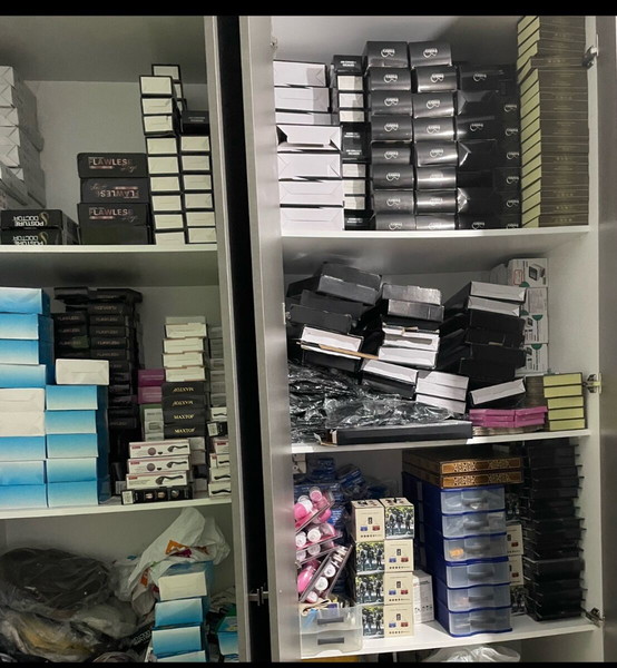 Στοκ καταστήματος προϊόντα εμπορίου πάνω από 1000 τεμάχια (ομορφιά, γυμναστική, γυαλιά, σώμα κλπ)