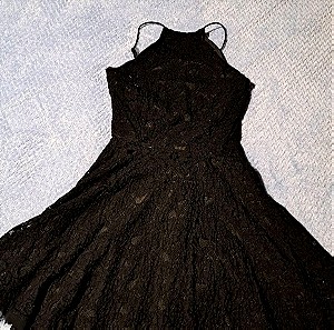 Μαυρο δαντελωτό φορεμα