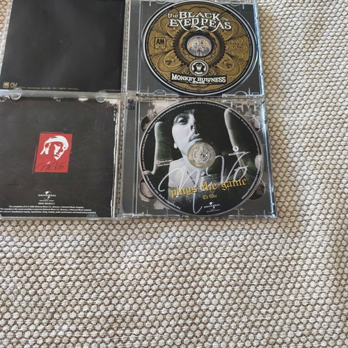 Rnb CD used, The Black Eyed Peas and Nivo albums