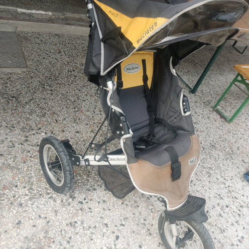 Maclaren baby stroller like new with brake