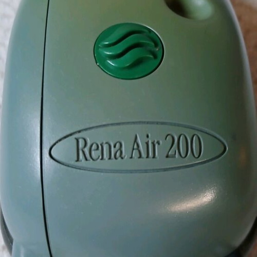 Rena Air 200 air pump used for aquarium up to 160 liters with tube and stone
