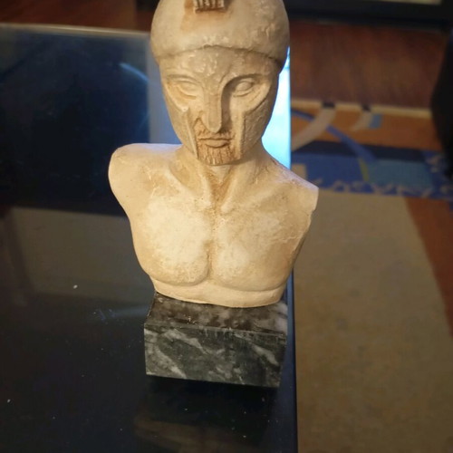 Vintage small statue of Leonidas of Thermopylae with marble base like new