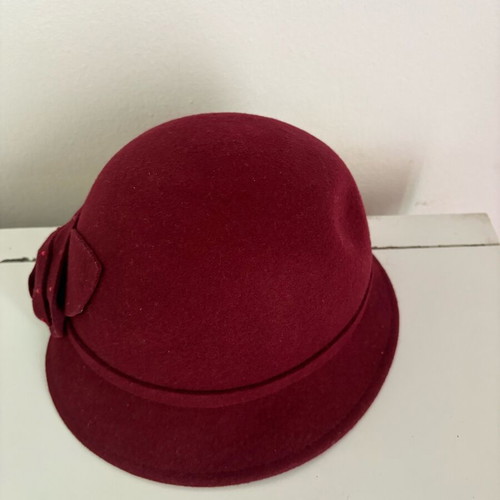 Bordeaux hat like new