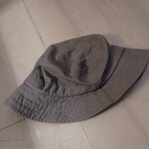 Bucket hat like new, size 58, gray