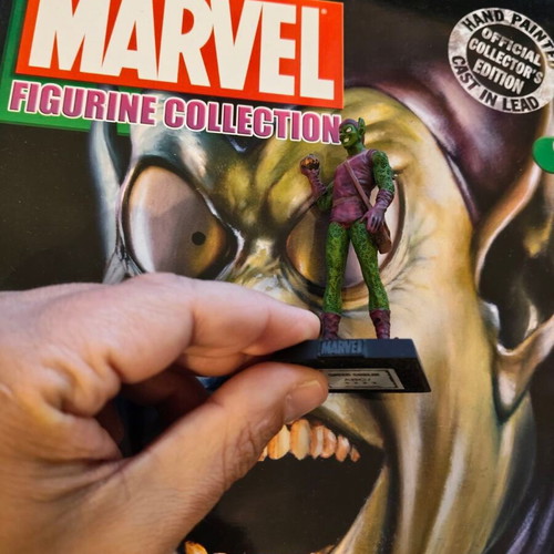 Eaglemoss Marvel Classic Green Goblin refurbished figurine with magazine