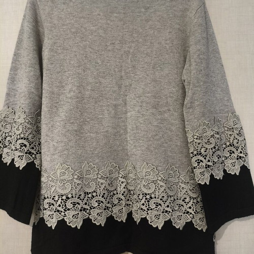 Women's knitted pullover with lace and color blocking, like new, one size