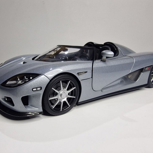 Autoart Signature Koenigsegg CCX metal model scale 1:18 new