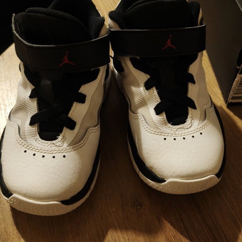 Jordan Stay Loyal 3 kids shoes used, size 29.5, black and white