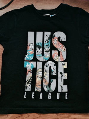 Justice League Tshirt Lc Waikiki black like new for 6-7 years 116-122 cm