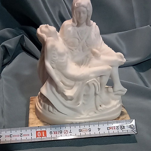 Vintage Pietà Statue by Michelangelo on Marble Base, like new