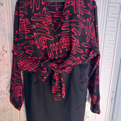 Skirt and shirt set new, size medium