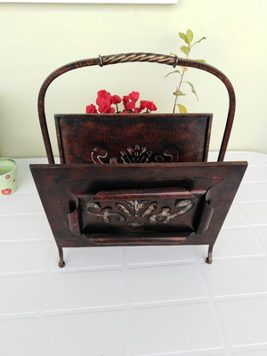 Metal newspaper holder new in excellent condition