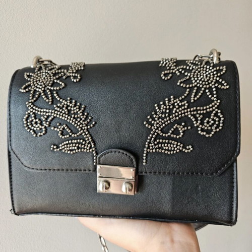 Stradivarius black crossbody bag with chain strap