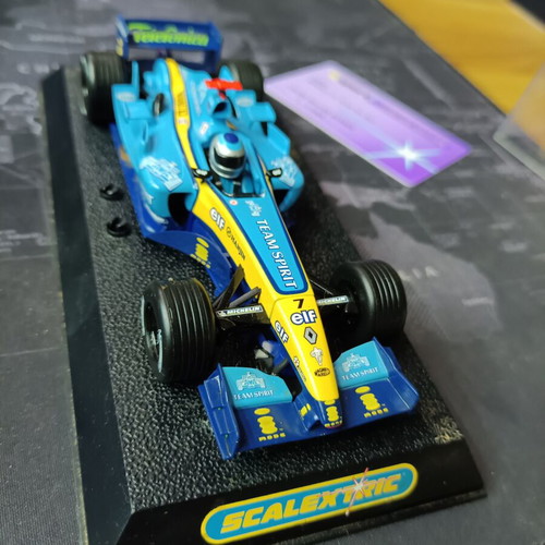 Renault F1 limited edition model car like new