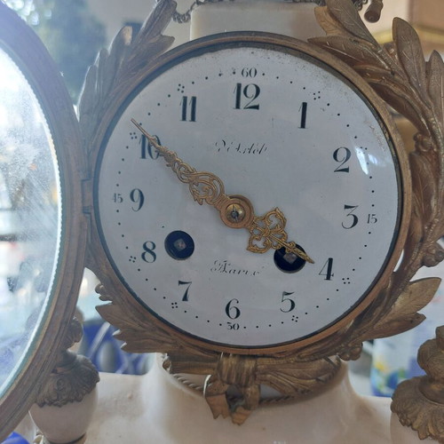 French Table Clock Pendule de Cheminee Portico Louis XVI Style Carrara Marble and Gilded Bronze like new