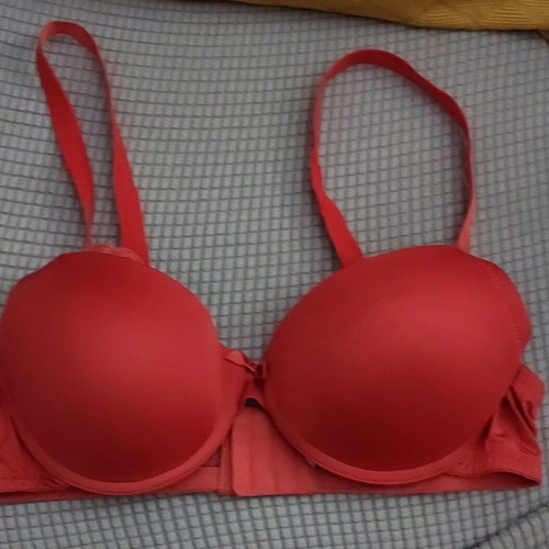 Jolinesse bra size 85 D used, coral color