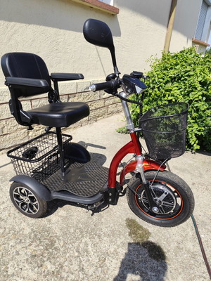 Electric tricycle H1 TRAFFIK RGB like new with armrest and LED lights