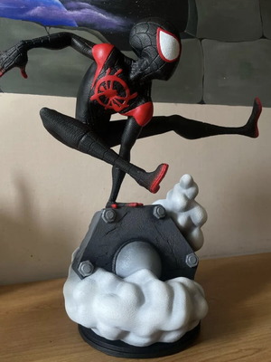 Miles Morales Spider-Man Collectible Figure Diorama new, high quality
