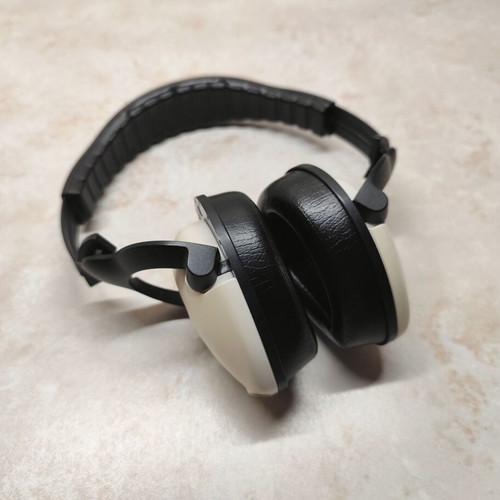 Sennheiser HD 200 headphones used, early version Made In Ireland for parts