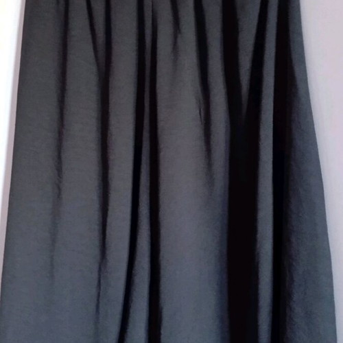 Women's cropped pants like new, black, comfortable fit