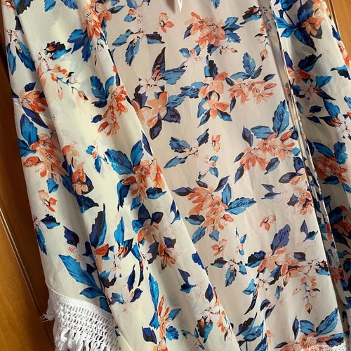 Kimono used with flowers and fringes one size beige multicolor