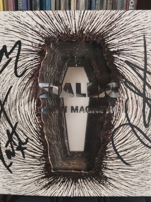 Metallica Death Magnetic CD μεταχειρισμένο με υπογραφές και Beyond Magnetic CD