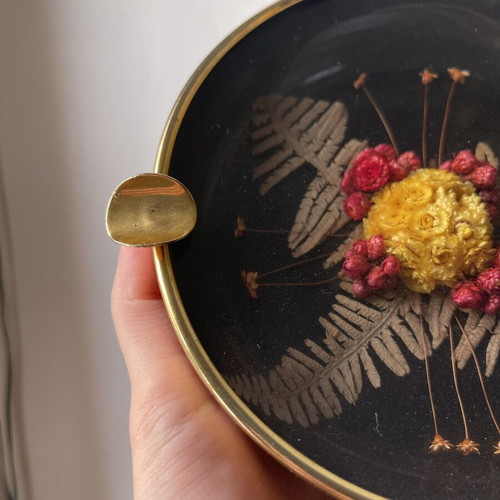 Vintage resin ashtray with dried flowers and gold details