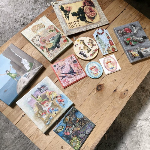 Wall frames new, pack of 11, various designs and sizes