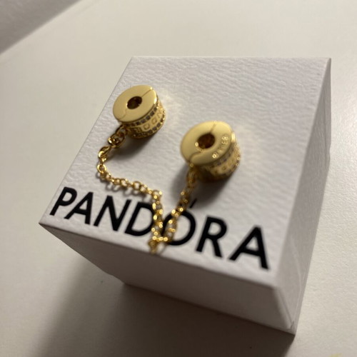 Pandora safety chain with logo 14K gold plated and zirconia like new
