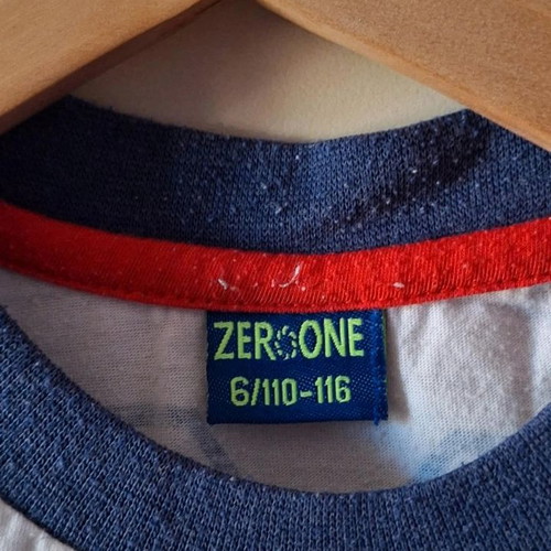 Boys' short-sleeve t-shirt 6 years like new, white blue