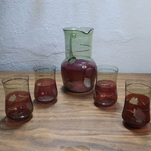 Vintage Two-Tone Glass Set with Pitcher and 4 Glasses like new