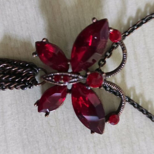Necklace like new, red