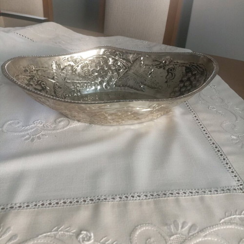 Silver-plated hammered fruit bowl like new